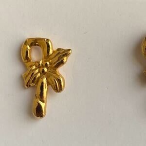 Holiday/Christmas Gold tone candy cane earrings